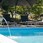 Luxe Villa, Ensuites & Private Vineyard Views Villa *