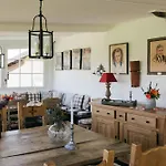 Luxe Villa, Ensuites & Private Vineyard Views Villa *