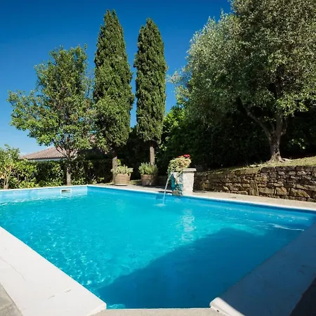 Luxe Villa, Ensuites & Private Vineyard Views Villa *