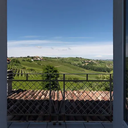 Luxe Villa, Ensuites & Private Vineyard Views 산마르자노올리베토