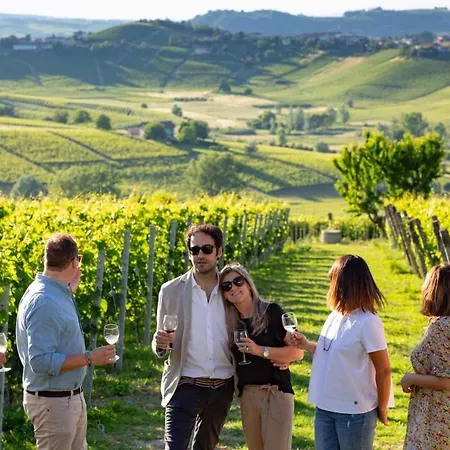 Luxe Villa, Ensuites & Private Vineyard Views 빌라 *