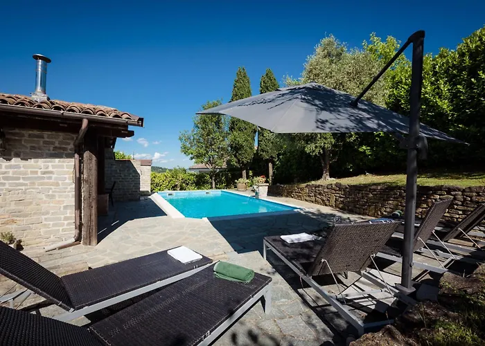Luxe Villa, Ensuites & Private Vineyard Views