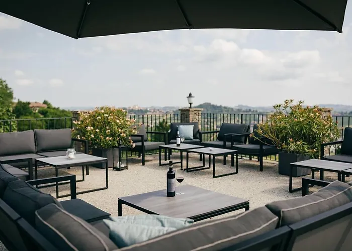 Luxe Villa, Ensuites & Private Vineyard Views * San Marzano Oliveto