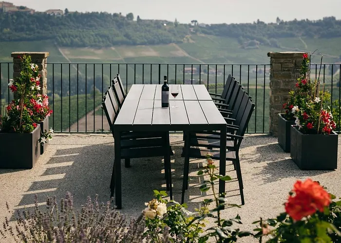 Luxe Villa, Ensuites & Private Vineyard Views * San Marzano Oliveto